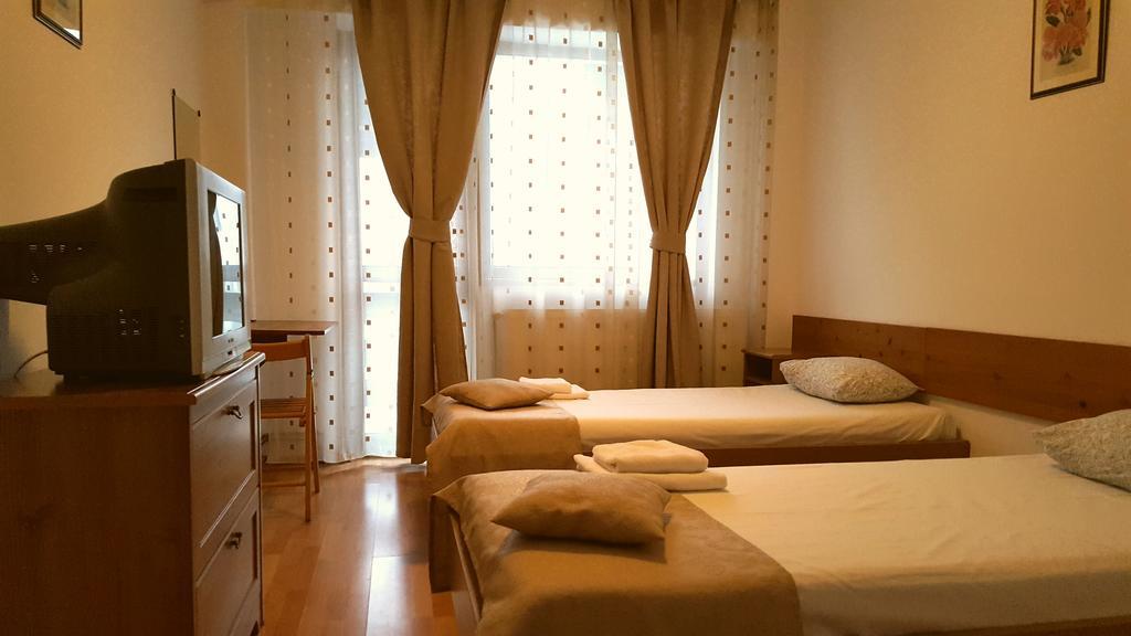 Floarea Soarelui Hotell Cheia  Exteriör bild