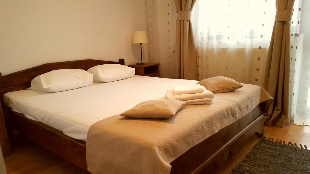 Floarea Soarelui Hotell Cheia  Exteriör bild