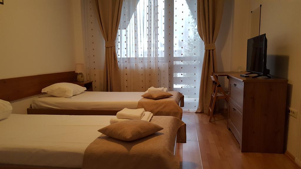 Floarea Soarelui Hotell Cheia  Exteriör bild